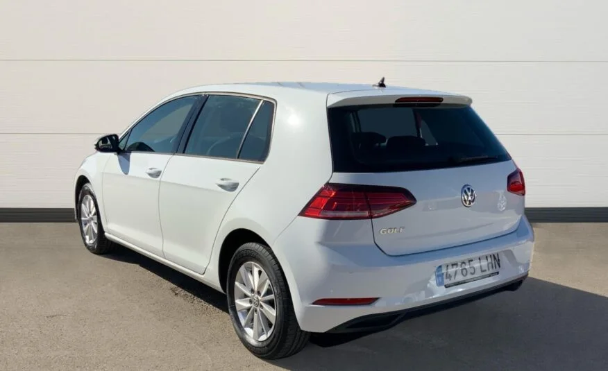 Volkswagen Golf 2020 trasera