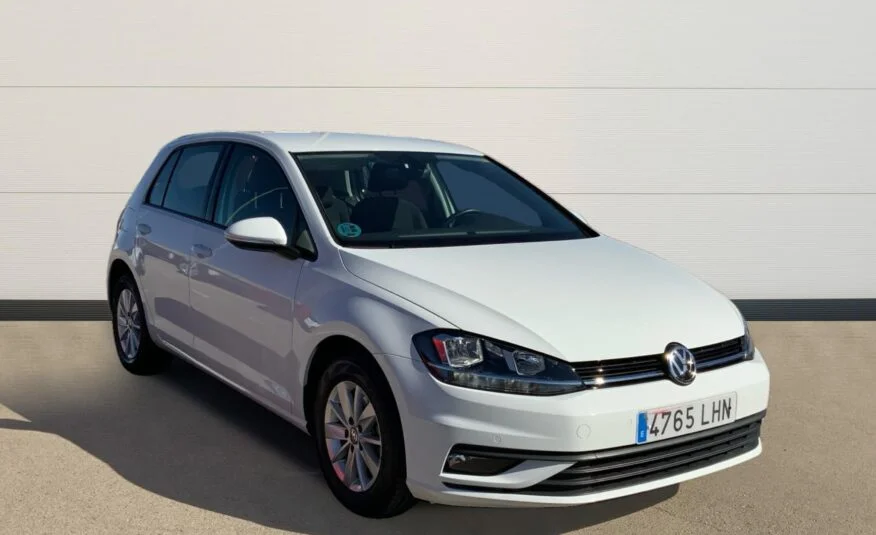 Volkswagen Golf 2020 frente lateral